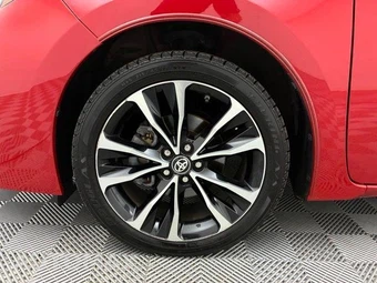 2017 Toyota Corolla SE Sedan - miniatura 35