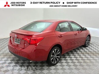 2017 Toyota Corolla SE Sedan - miniatura 4