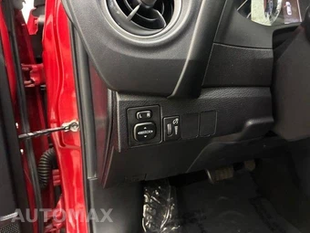 2017 Toyota Corolla SE Sedan - miniatura 8