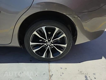 2017 Toyota Corolla SE Sedan – miniatura 11