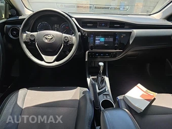 2017 Toyota Corolla SE Sedan – miniatura 14