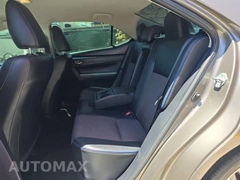 2017 Toyota Corolla SE Sedan – miniatura 16