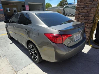 2017 Toyota Corolla SE Sedan – miniatura 6