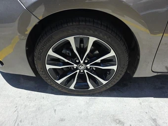 2017 Toyota Corolla SE Sedan – miniatura 8