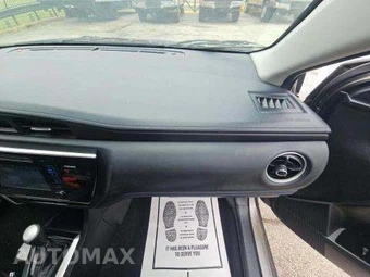 2017 Toyota Corolla SE Sedan – miniatura 19