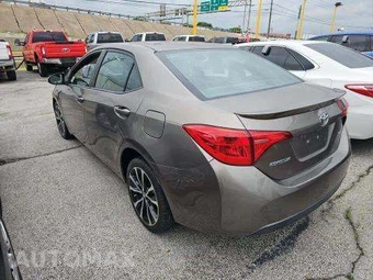 2017 Toyota Corolla SE Sedan – miniatura 2