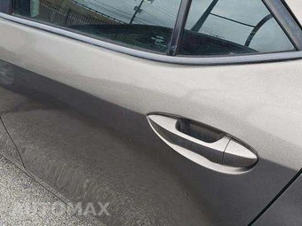 2017 Toyota Corolla SE Sedan – miniatura 28