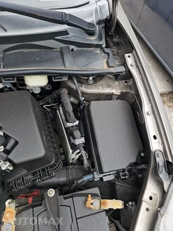 2017 Toyota Corolla SE Sedan – miniatura 41