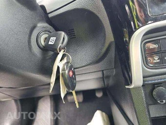 2017 Toyota Corolla SE Sedan – miniatura 8