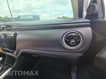 2017 Toyota Corolla SE Sedan – miniatura 19