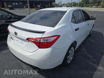 2017 Toyota Corolla SE Sedan – miniatura 3