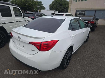 2017 Toyota Corolla XSE Sedan – miniatura 3