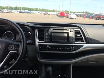 2017 Toyota Highlander LE – miniatura 11
