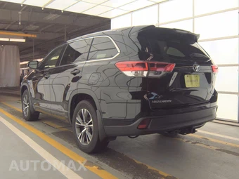 2017 Toyota Highlander LE – miniatura 6