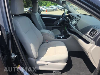 2017 Toyota Highlander LE – miniatura 8