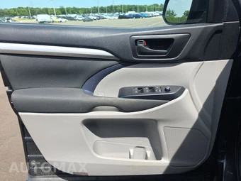 2017 Toyota Highlander LE – miniatura 9