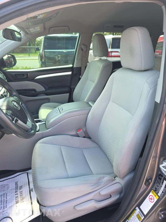 2017 Toyota Highlander LE – miniatura 6