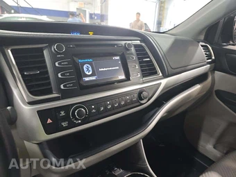 2017 Toyota Highlander LE - miniatura 10