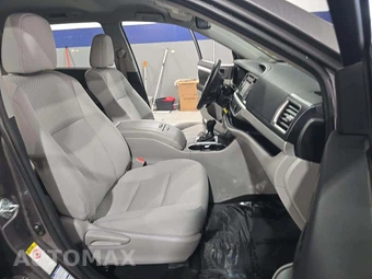 2017 Toyota Highlander LE - miniatura 19