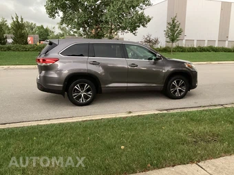 2017 Toyota Highlander LE - miniatura 4