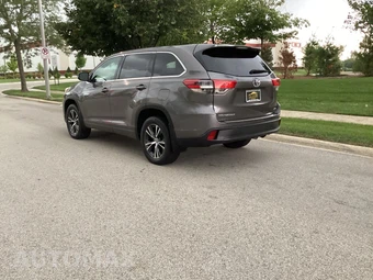 2017 Toyota Highlander LE - miniatura 7