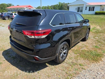 2017 Toyota Highlander LE - miniatura 3