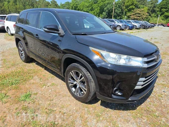 2017 Toyota Highlander LE - miniatura 4