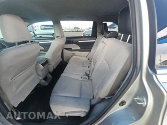 2017 Toyota Highlander LE – miniatura 13
