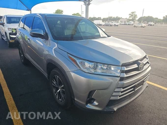 2017 Toyota Highlander LE – miniatura 3