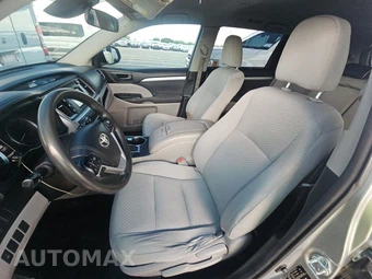 2017 Toyota Highlander LE – miniatura 7