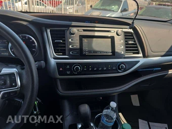 2017 Toyota Highlander LE - miniatura 10
