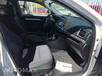2017 Toyota Highlander LE - miniatura 18