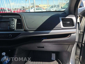 2017 Toyota Highlander LE - miniatura 19