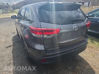 2017 Toyota Highlander LE Plus – miniatura 6