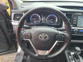 2017 Toyota Highlander SE – miniatura 10