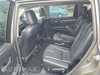 2017 Toyota Highlander SE – miniatura 13