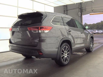 2017 Toyota Highlander SE – miniatura 4
