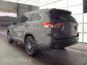 2017 Toyota Highlander SE – miniatura 6