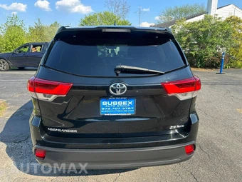 2017 Toyota Highlander SE – miniatura 5