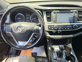 2017 Toyota Highlander SE - miniatura 10