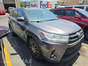 2017 Toyota Highlander SE - miniatura 4