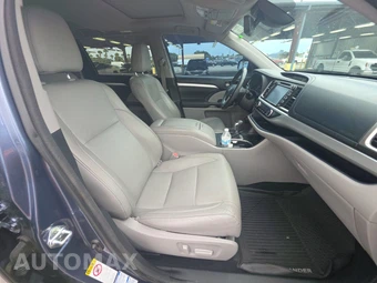 2017 Toyota Highlander SE - miniatura 8