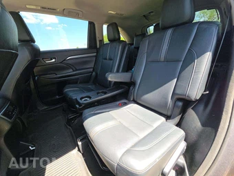 2017 Toyota Highlander SE – miniatura 10