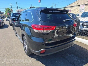 2017 Toyota Highlander XLE – miniatura 2