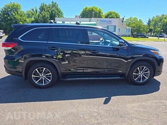 2017 Toyota Highlander XLE – miniatura 4