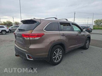 2017 Toyota Highlander XLE – miniatura 3