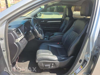 2017 Toyota Highlander XLE – miniatura 6
