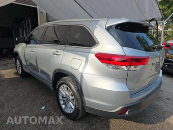 2017 Toyota Highlander XLE – miniatura 2