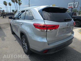 2017 Toyota Highlander XLE – miniatura 2