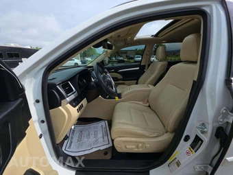 2017 Toyota Highlander XLE – miniatura 3